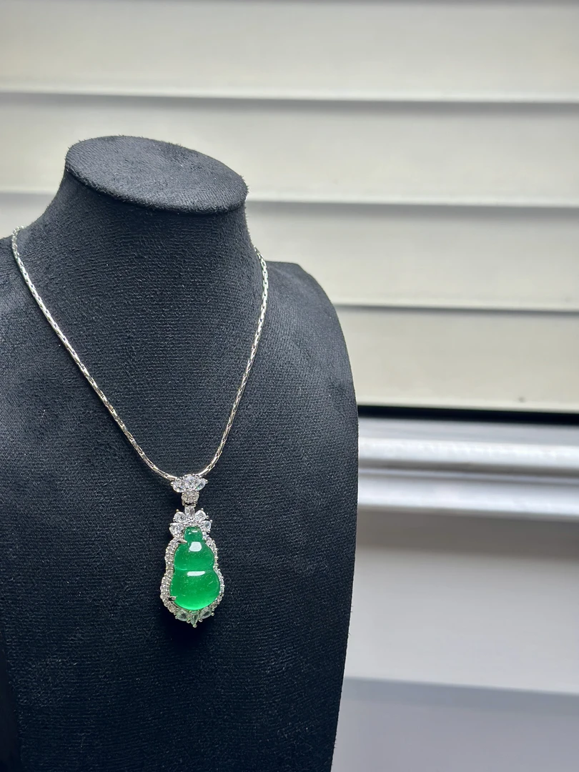 翡翠正阳绿葫芦豪镶版（多样性发货 不含链）