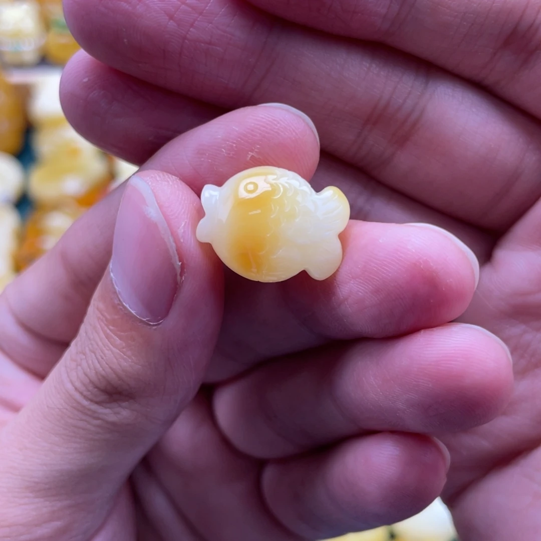 琥珀未镶嵌裸石蜜蜡