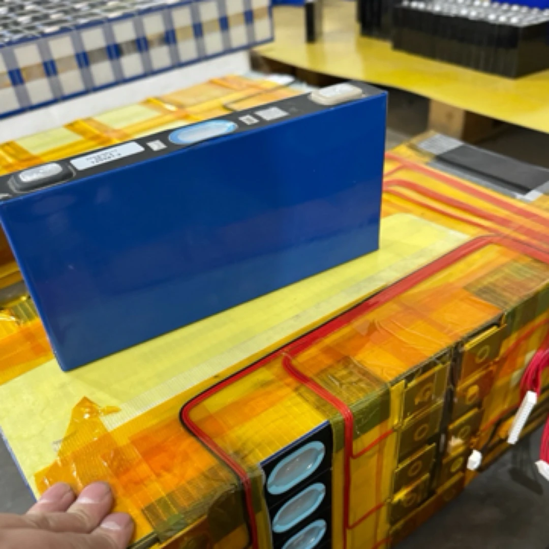 宁德时代刀片电芯/72V120AH/蚂蚁智能保护板/极核AE4/铅酸32仓