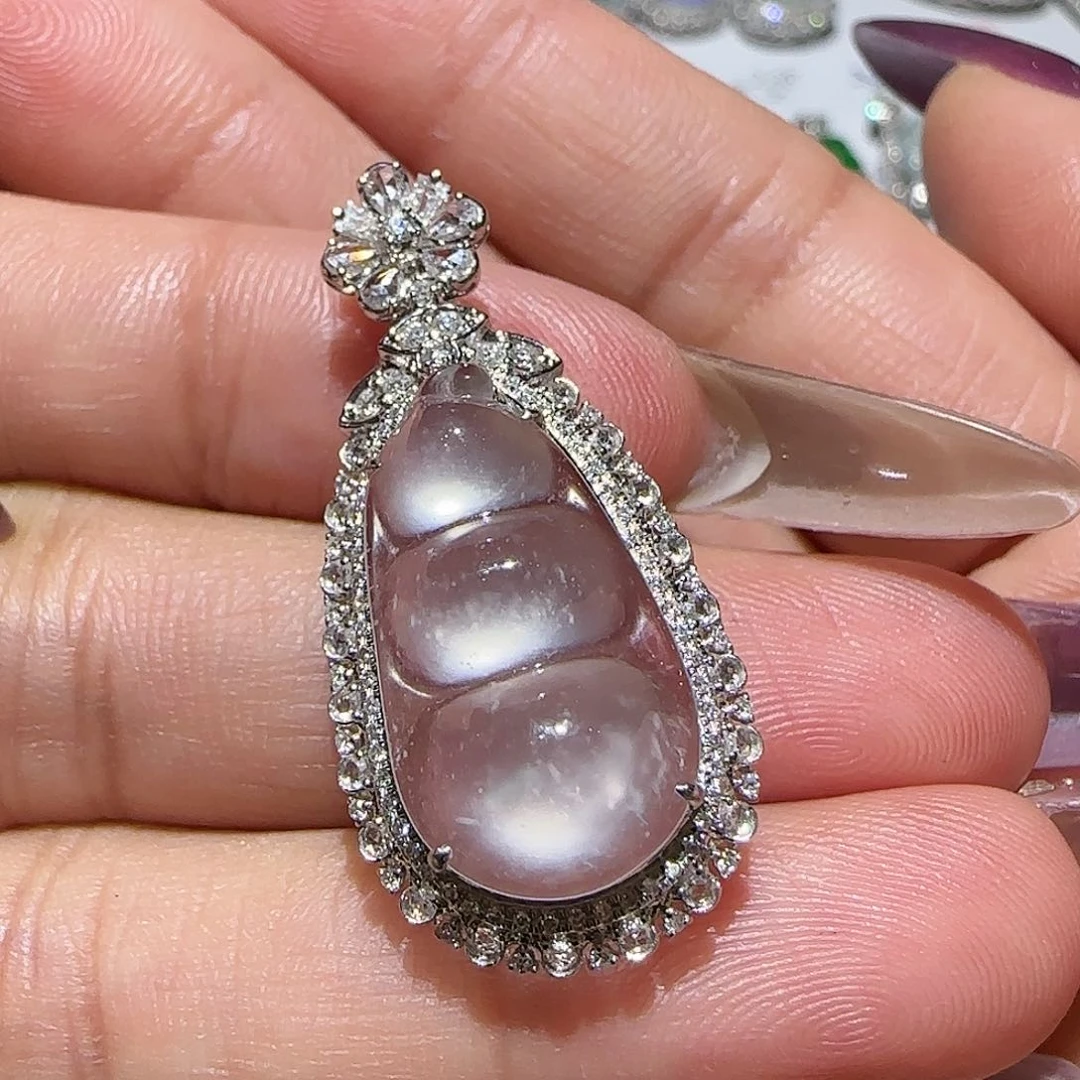 【闪购商品】颈饰18K金镶嵌翡翠天然