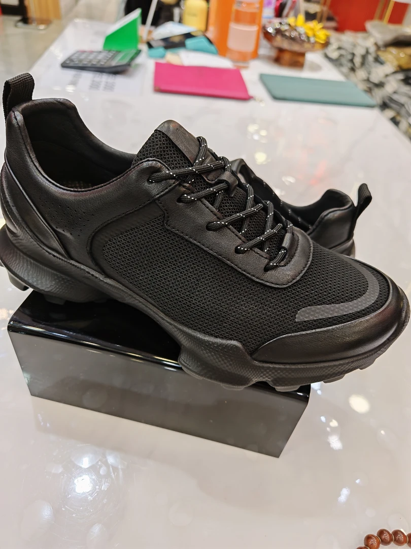 狼耳超轻健步休闲鞋