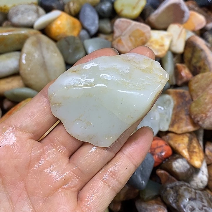 玉***铭和田玉（糖玉）未镶嵌挂件