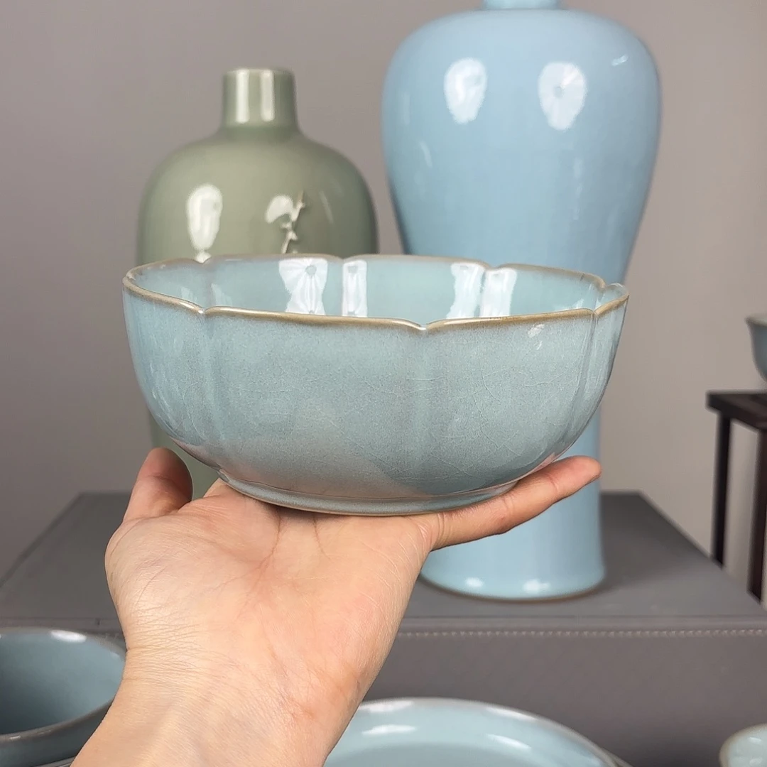 其他汝窑天青釉葵口碗微瑕