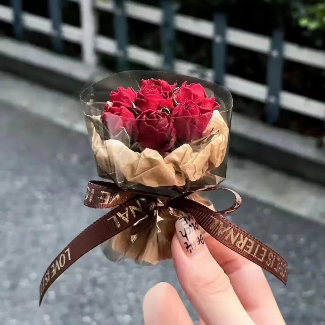 迷你口袋见面小花束玫瑰向日葵永生花仿真花伴手礼盒生日礼物装饰