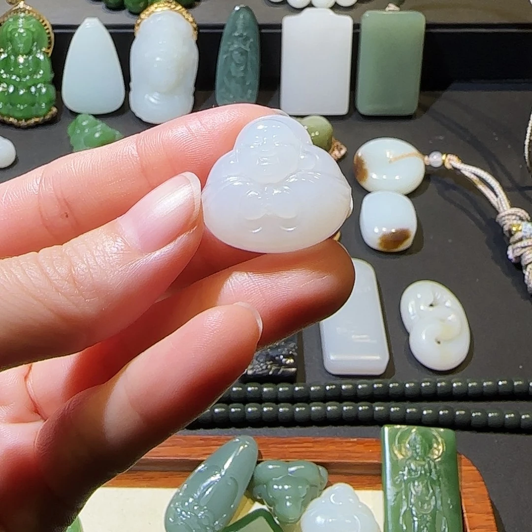 和田玉未镶嵌颈饰