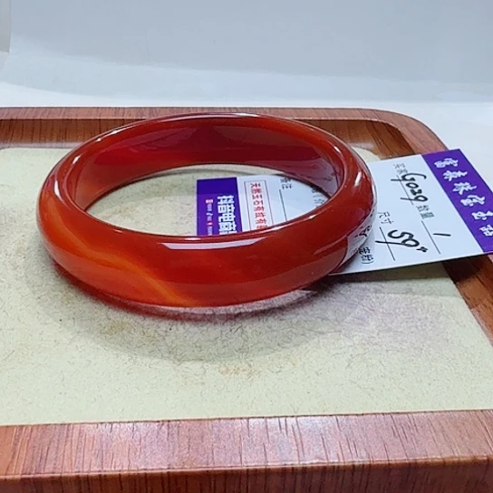 阿***朵玛瑙/玉髓手镯未镶嵌