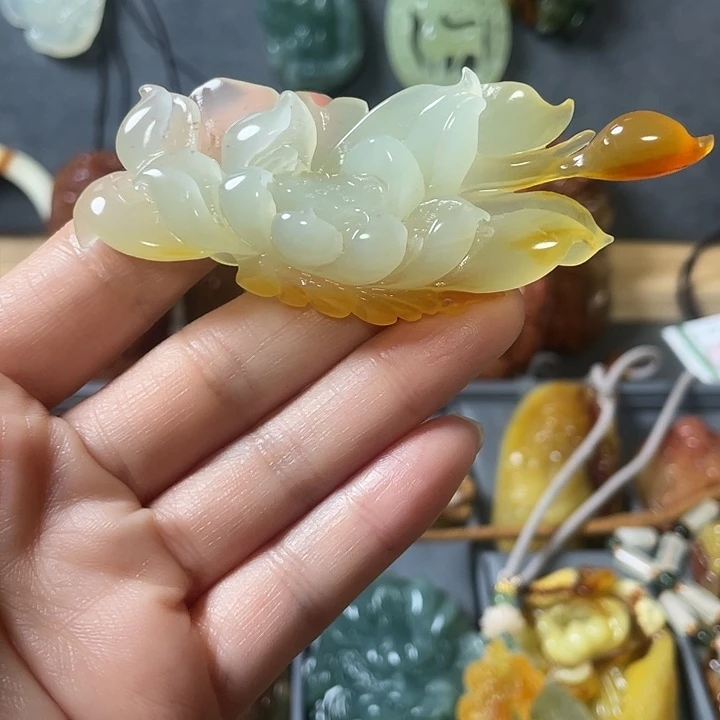 蛇纹石玉未镶嵌挂件