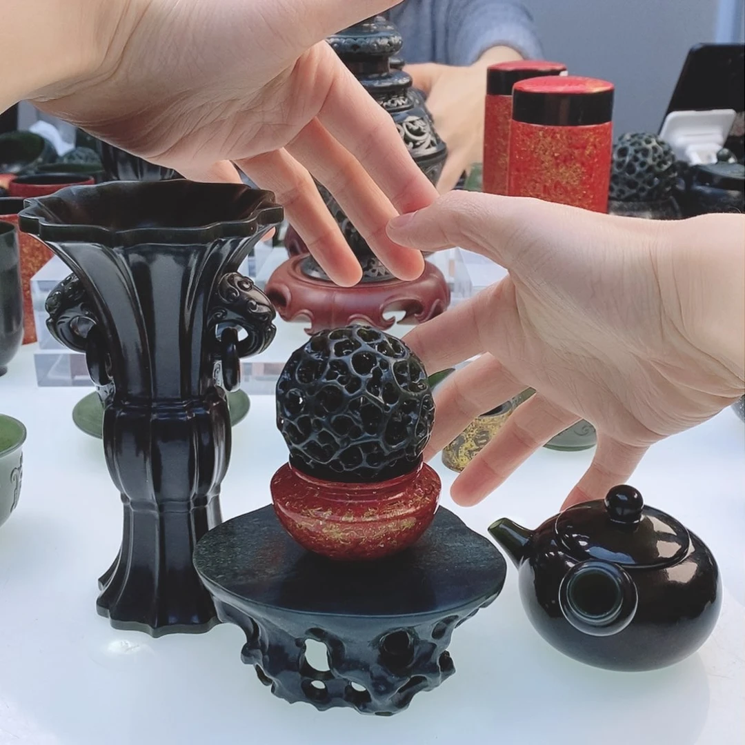 和田玉（青玉）把件未镶嵌飞****⁹