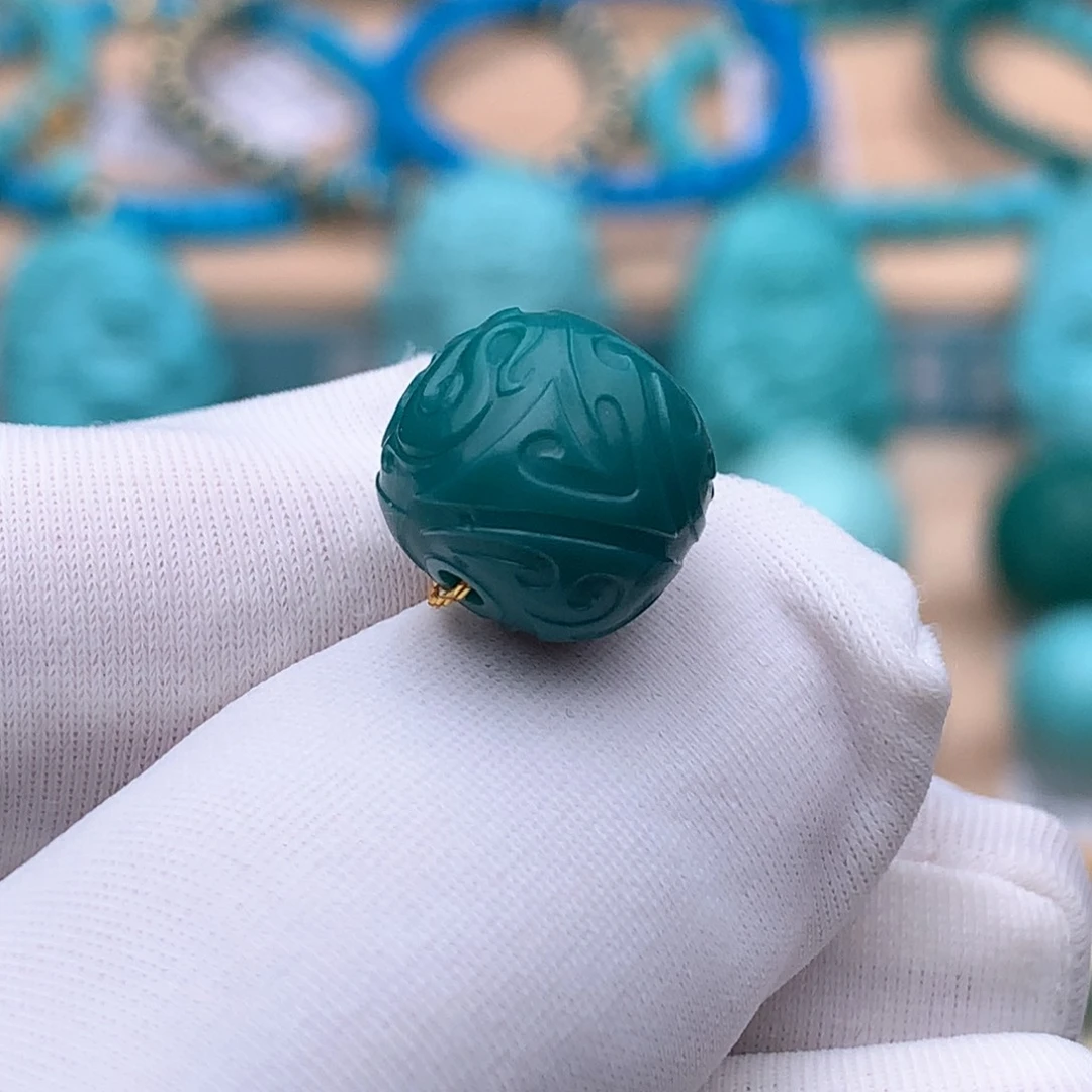 绿松石未镶嵌珠宝奇石11.4*10.2mm