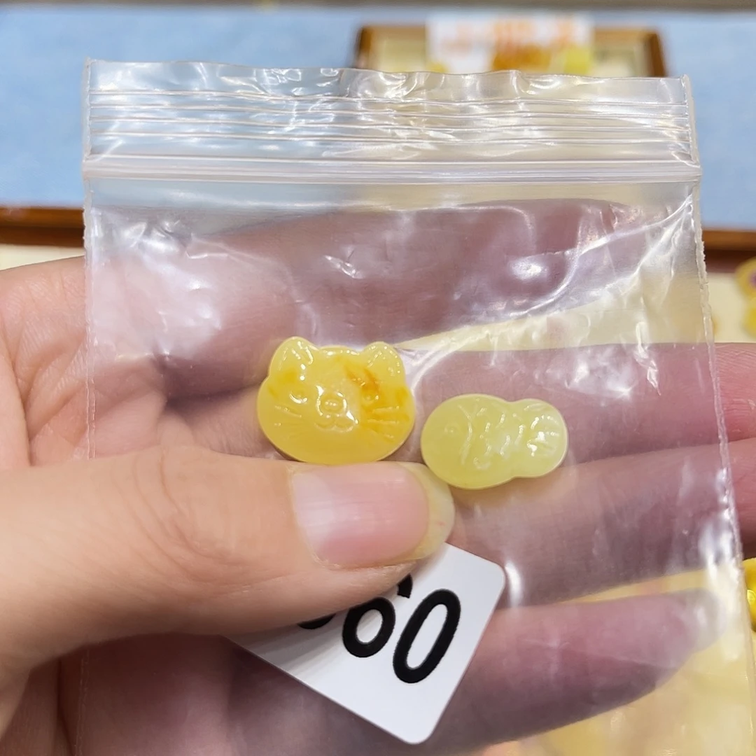 琥珀未镶嵌珠宝奇石