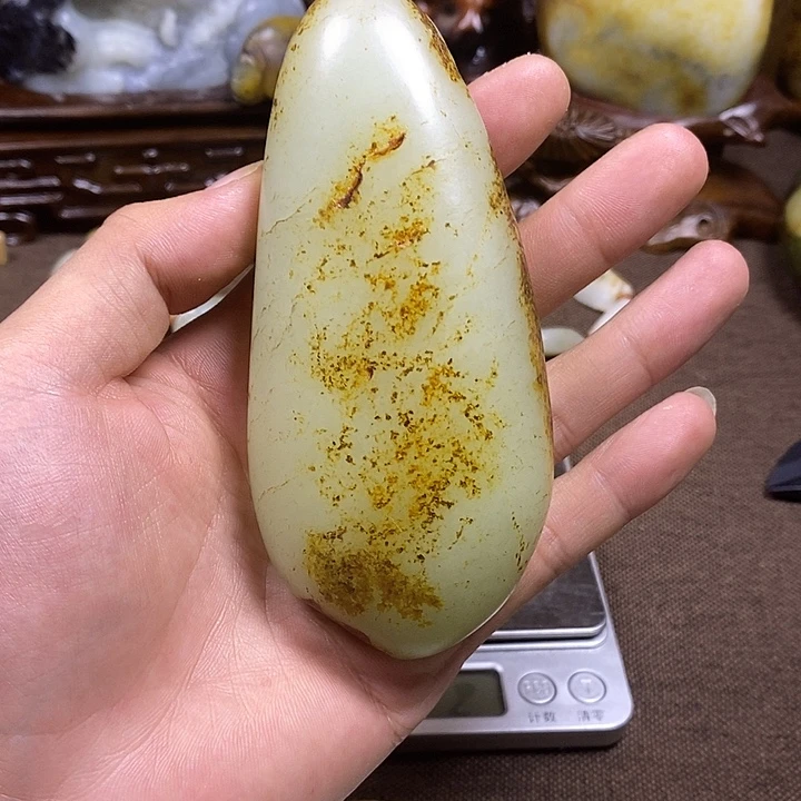 和田玉未镶嵌把件