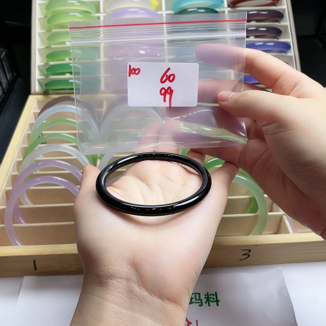 【闪购商品】玛瑙/玉髓手镯未镶嵌家***只