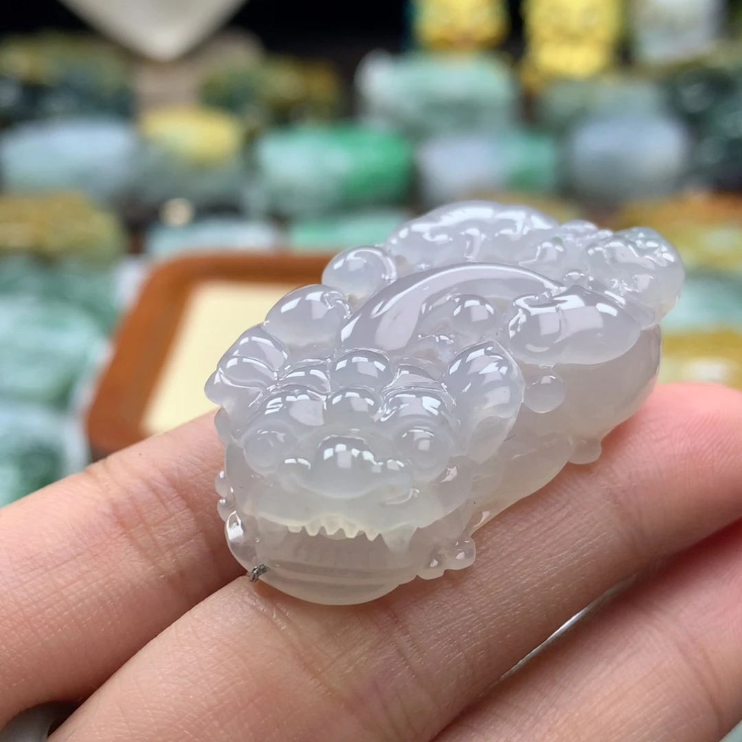 翡翠未镶嵌颈饰貔貅28