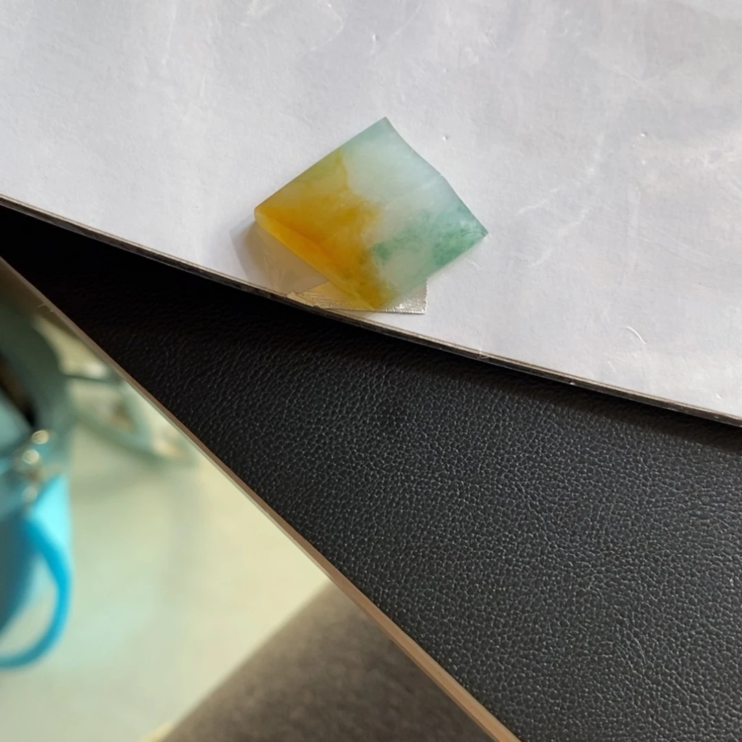 定制翡翠未镶嵌冰黄飘花特色料