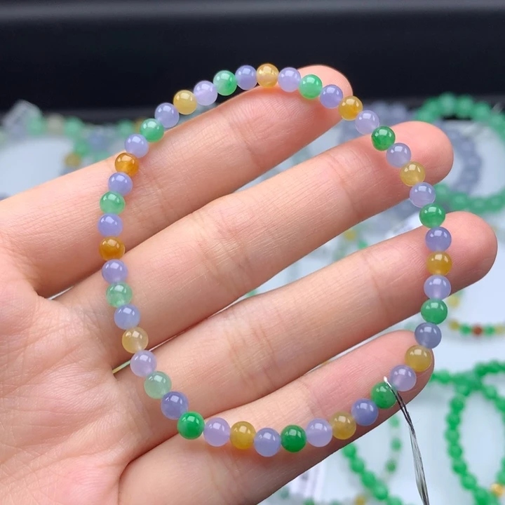 翡翠手镯未镶嵌翡翠