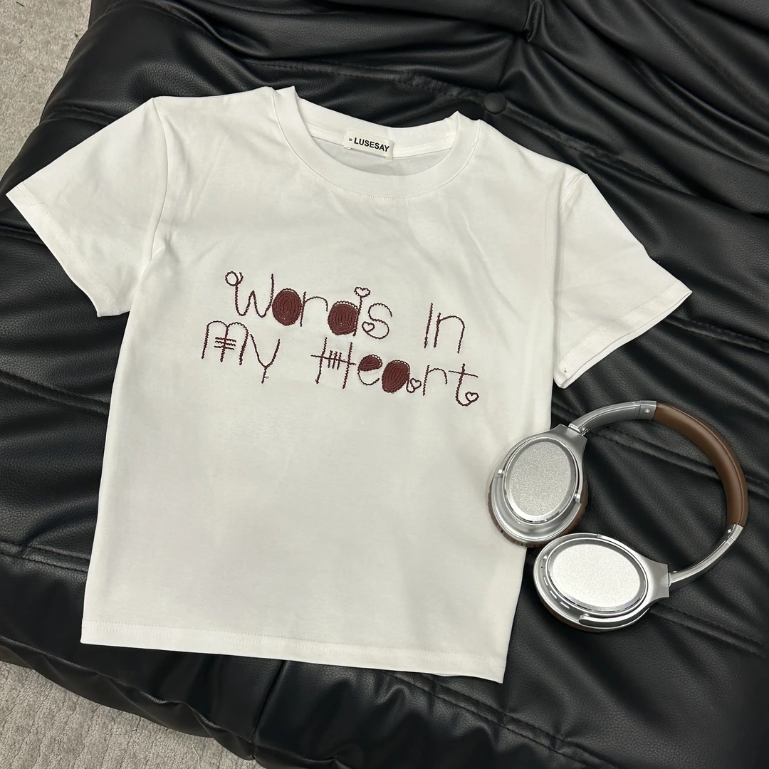 LUSESAY 拱门刺绣字母 2025夏季新款显瘦休闲短袖T恤圆领上衣