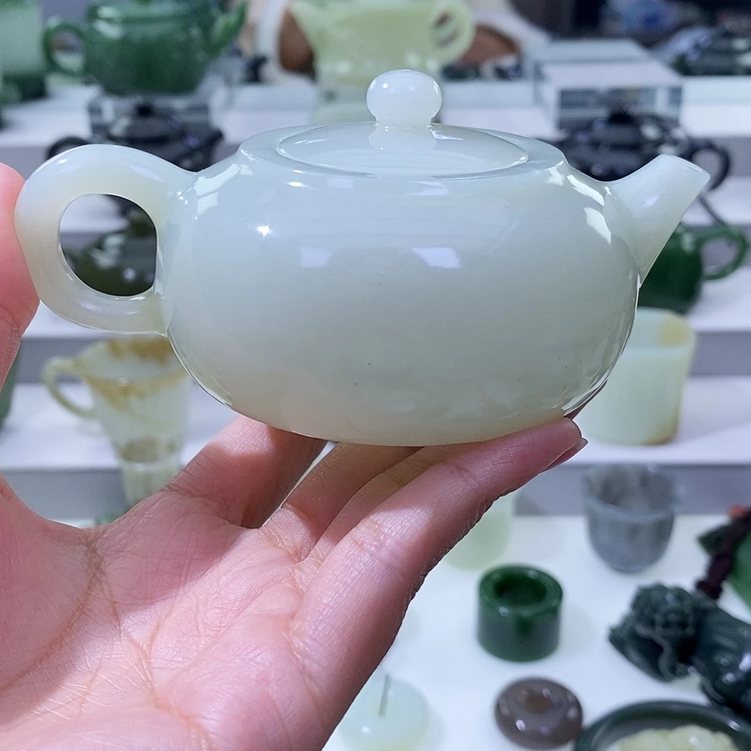 杨***间和田玉未镶嵌挂件茶壶