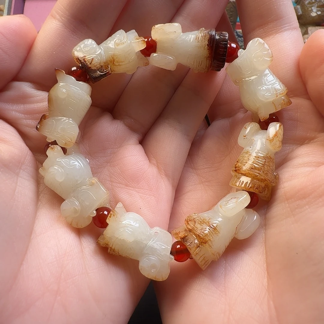 胡***贸                            配饰