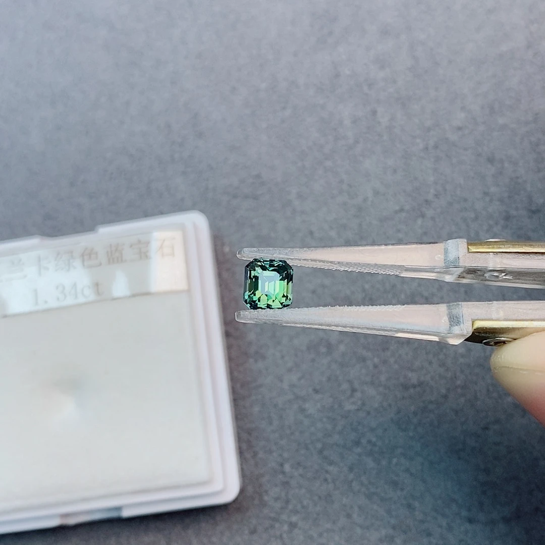 裸石彩色蓝宝石1.34ct 无烧绿