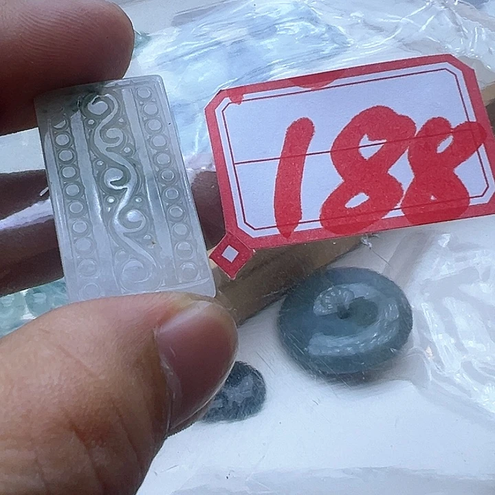 翡翠颈饰未镶嵌天然缅甸翡翠吊坠