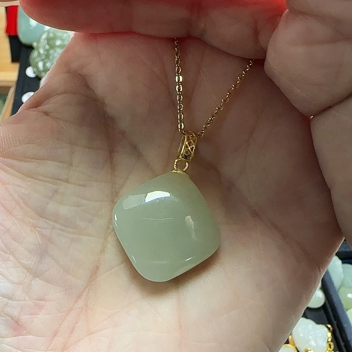 吊坠(赠链)银S925镶嵌和田玉