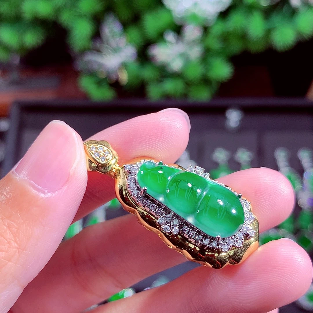 颈饰未镶嵌翡翠天然