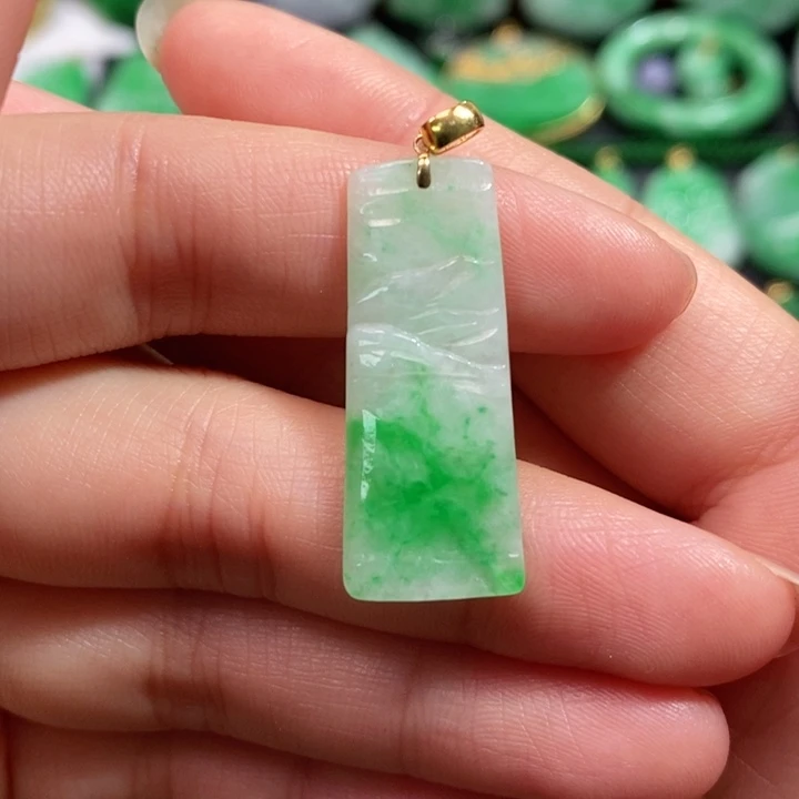 颈饰未镶嵌翡翠吊坠