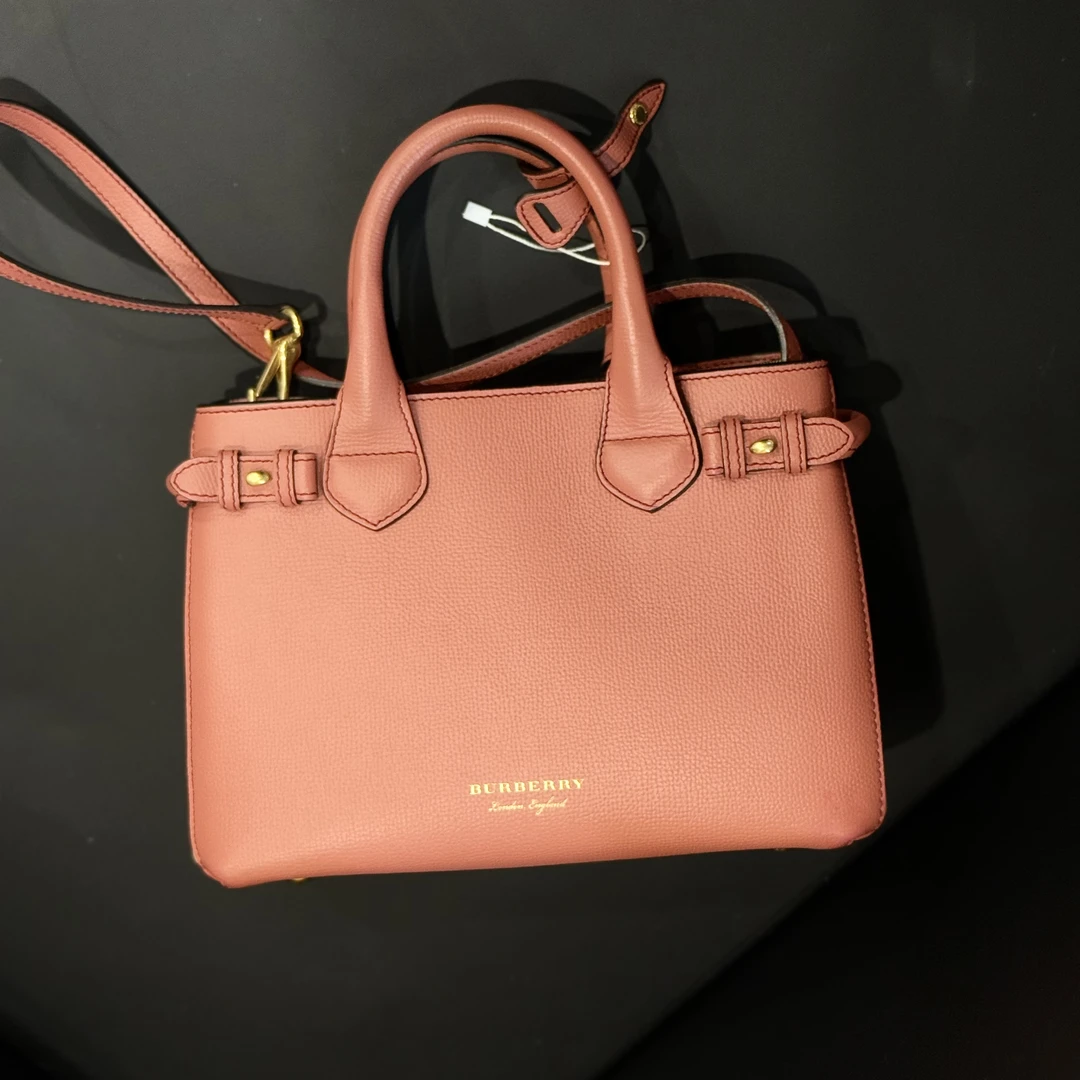 99新 BURBERRY/博柏利 【流莲里】中号裸粉色banner包 1457