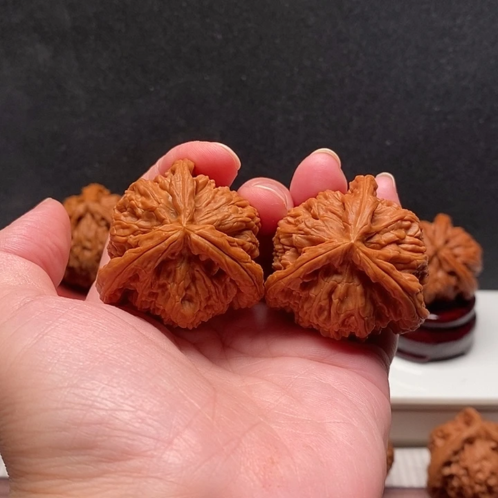 老***K文玩核桃吊坠白奔