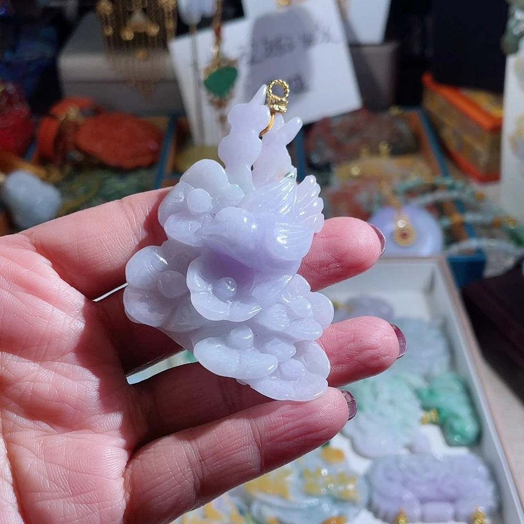 翡翠颈饰未镶嵌翡翠紫花鸟牌