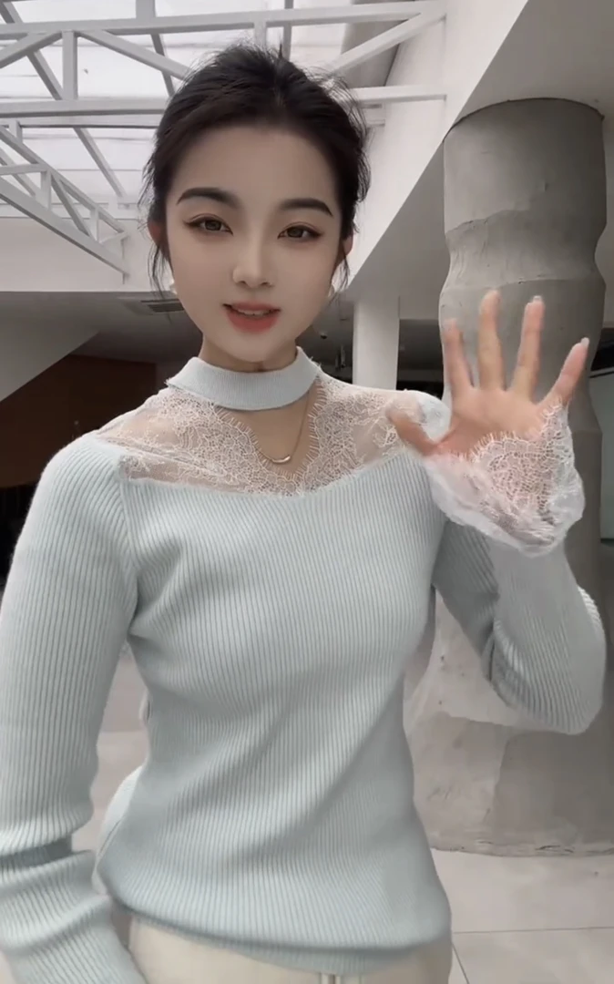 小心机蕾丝拼接镂空挂脖针织打底衫女秋冬高级感修身内搭T8065