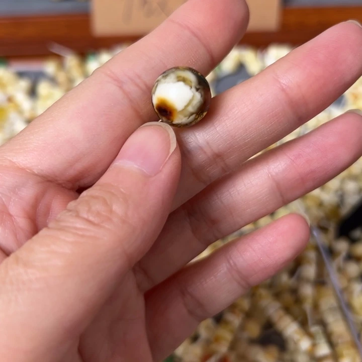 蜜蜡未镶嵌裸石12.7mm一个