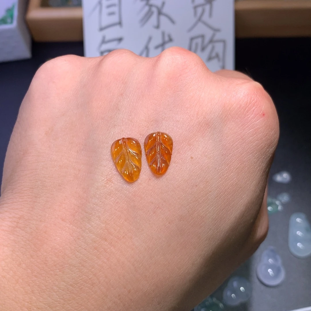 翡翠未镶嵌颈饰叶子