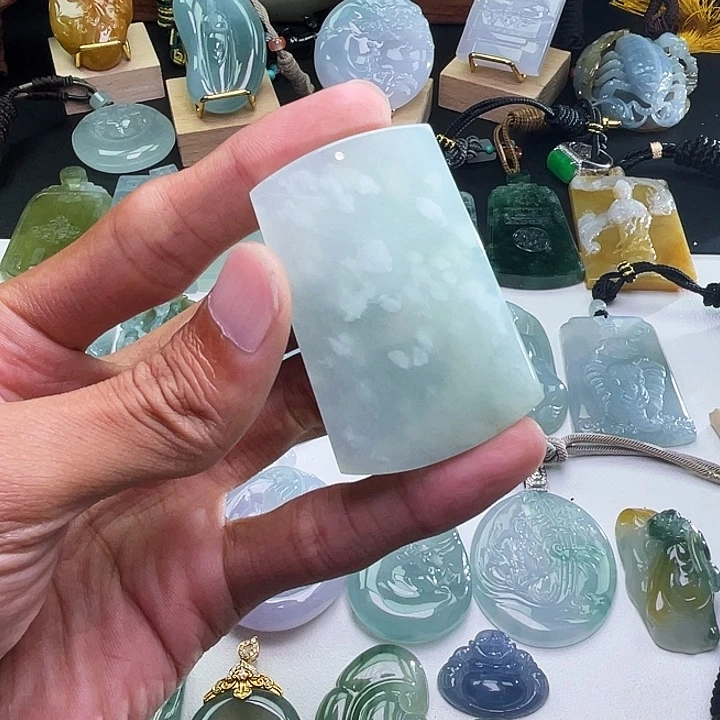 颈饰未镶嵌翡翠雪花棉翡翠无事牌