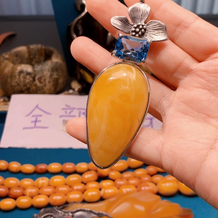琥珀颈饰未镶嵌波兰设计款琥珀蜜蜡