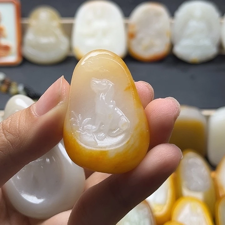 和田玉未镶嵌颈饰