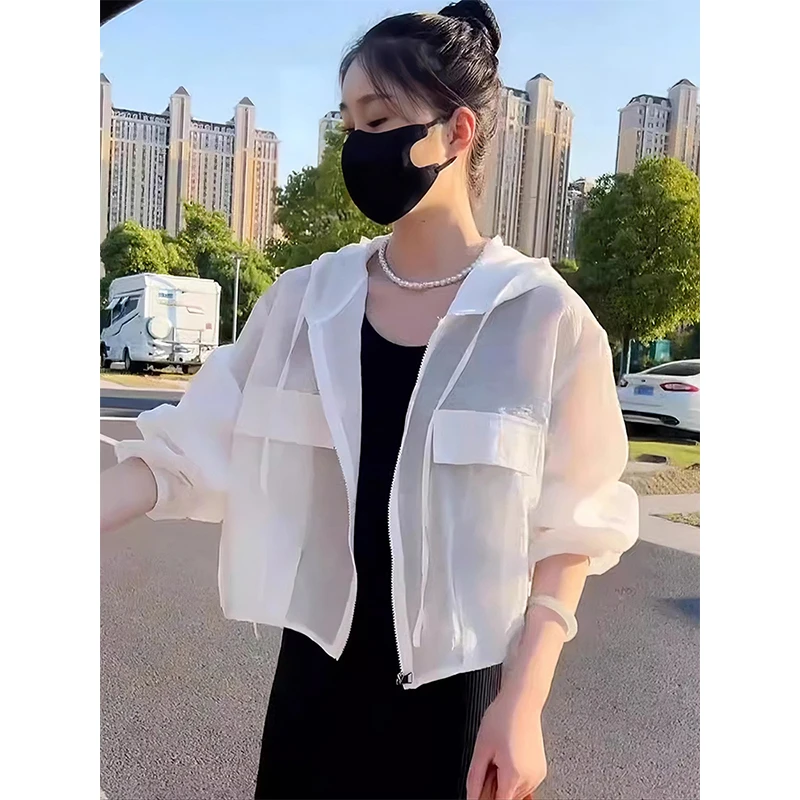 防晒衣女士2025新款今年流行宽松透气连帽短外套上衣大码冰丝长袖
