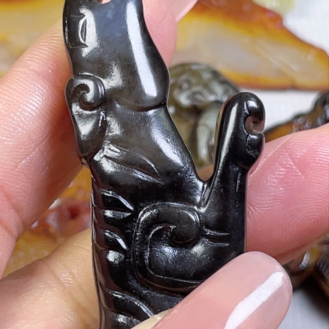 和田玉颈饰未镶嵌心*