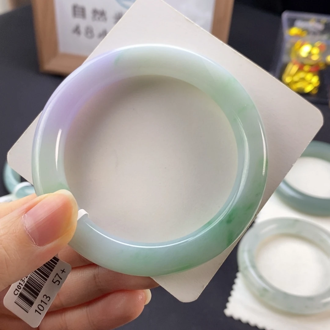 翡翠未镶嵌手镯春彩果绿57