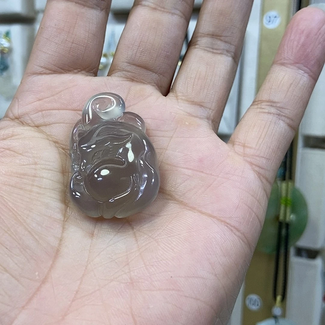 玛瑙/玉髓颈饰未镶嵌?**Ý