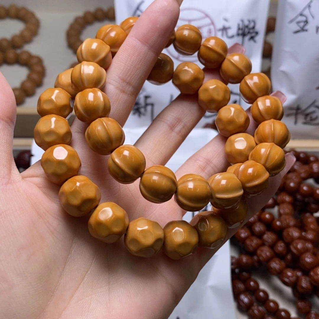 文玩核桃手串鲨鱼奶酪