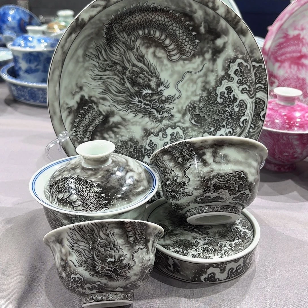 瓷片景德镇瓷器精品陈列