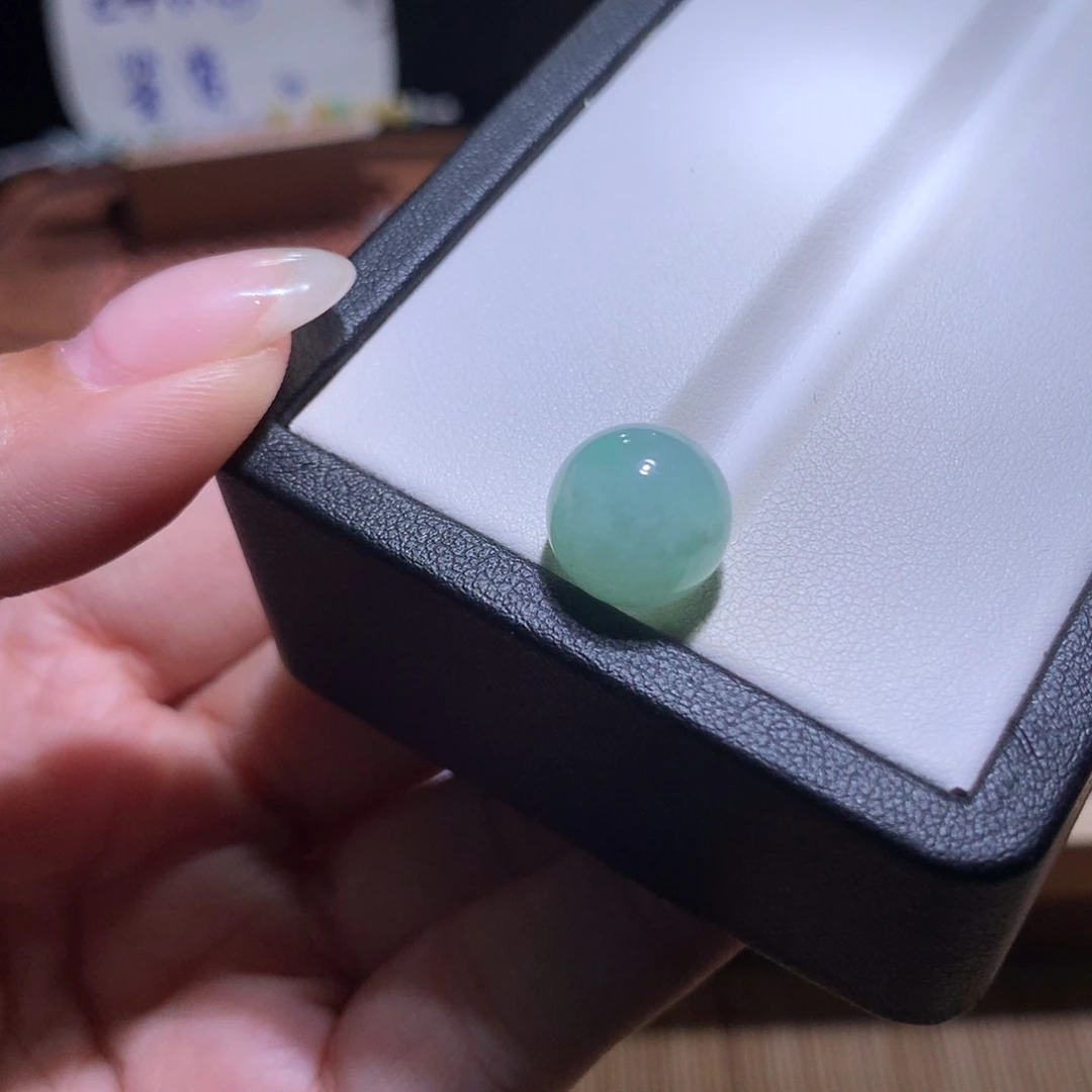 翡翠散珠特价果绿卡11.9