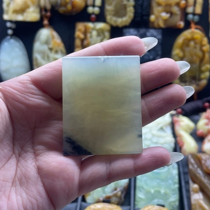 蛇纹石玉未镶嵌四大名玉之一岫玉吊坠
