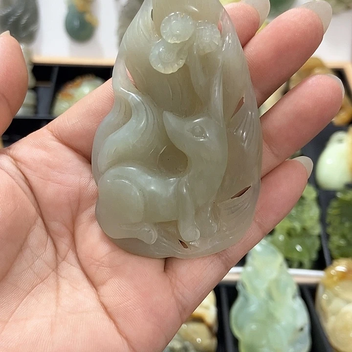 像***由蛇纹石玉未镶嵌挂件