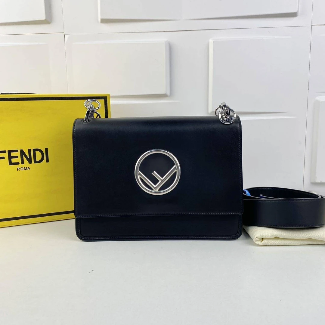 胖虎安安/芬迪/95新/公价0/箱包/斜挎包/312505240036