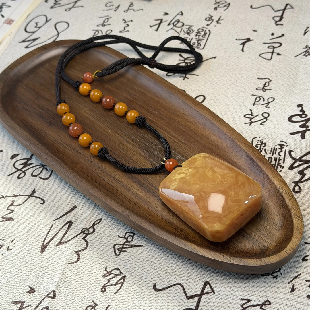 【Y】5号蜜蜡花蜡无事牌吊坠