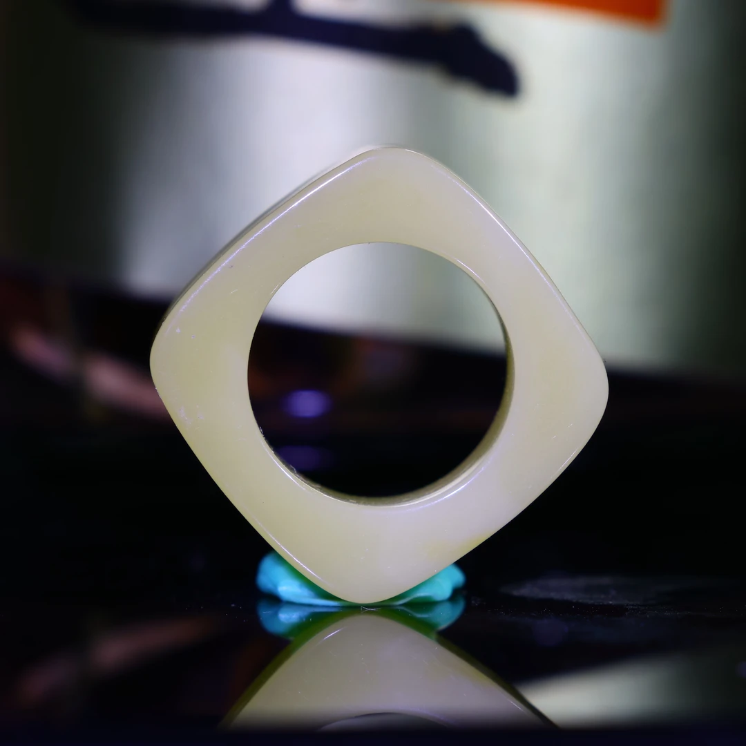 12m蜜蜡跑环跑圈原矿一物一图奶白浓蜡特色侧挂跑环蜜蜡配饰A101