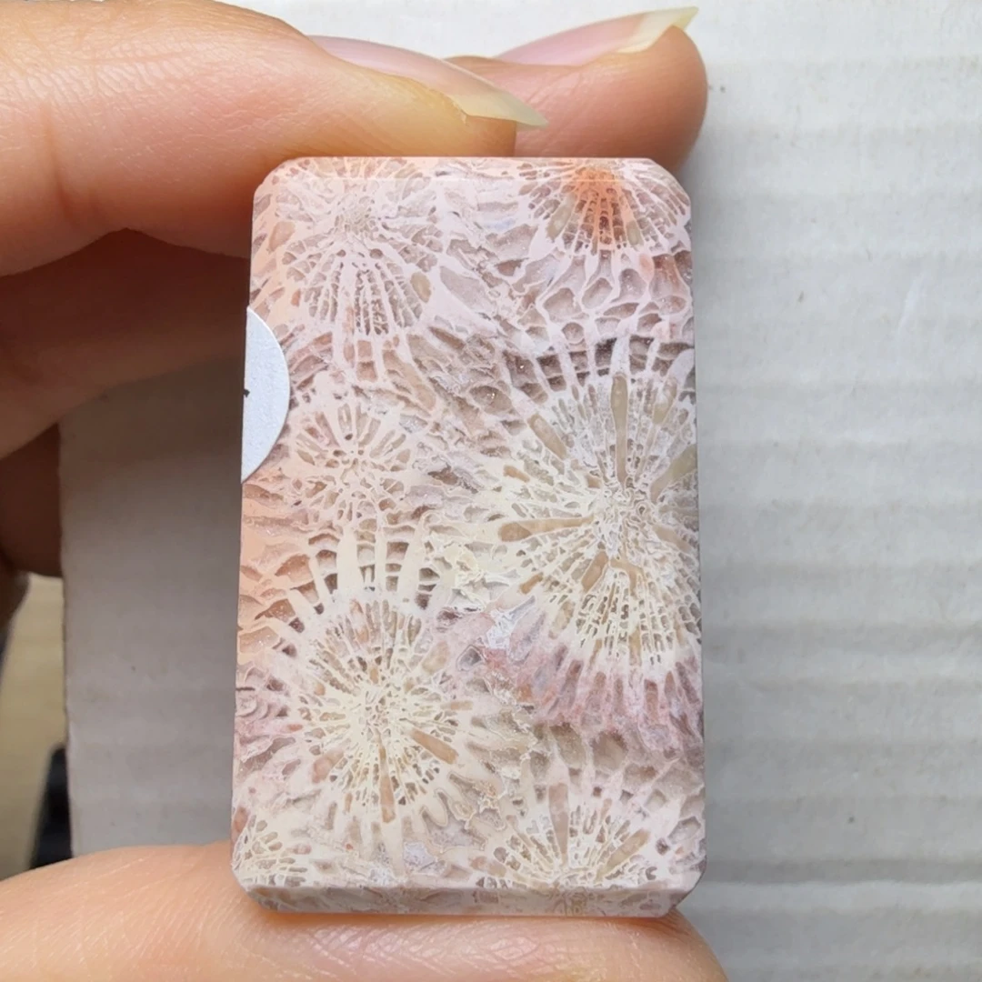 硅化玉未镶嵌紫粉大花，有纹裂特价