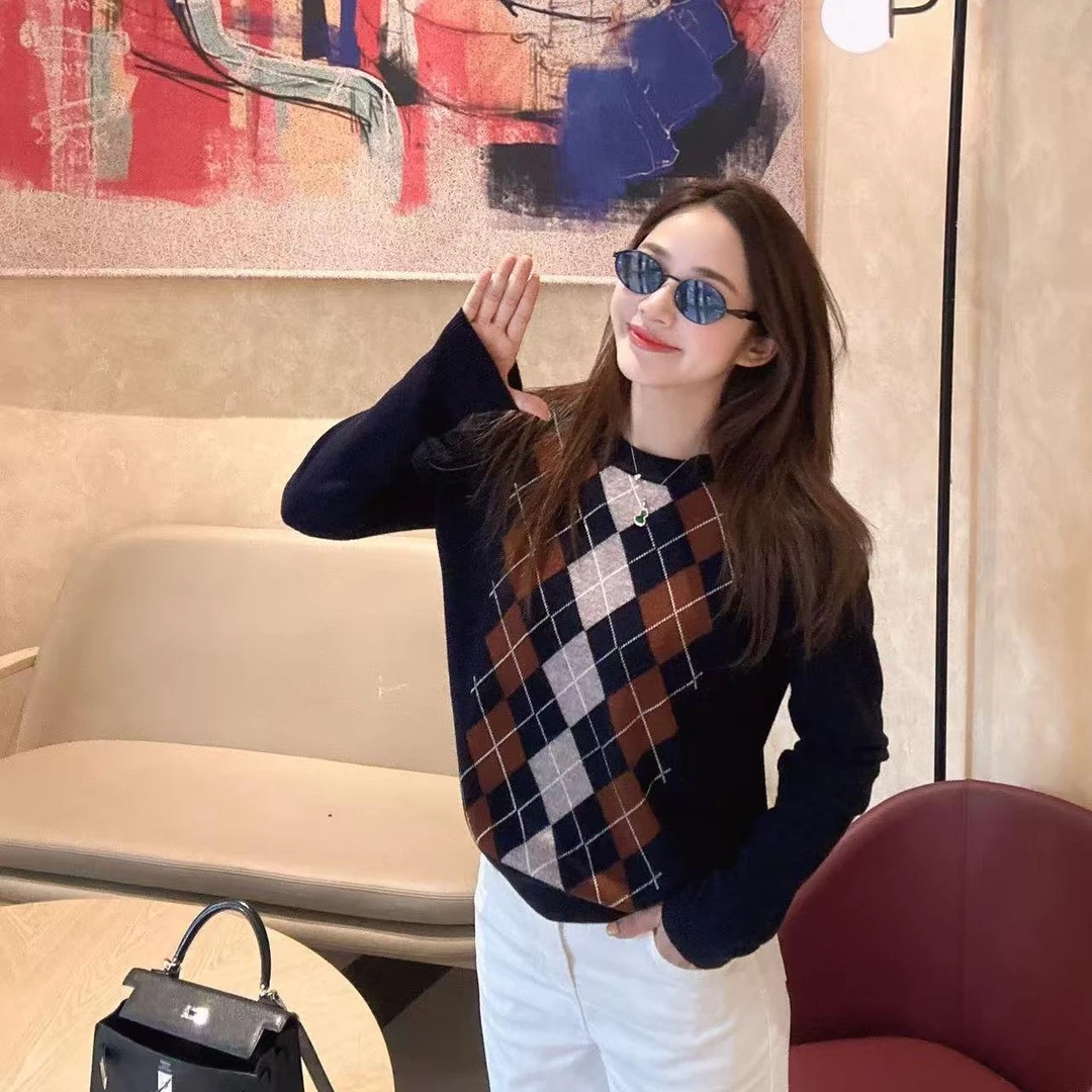 YTTRIUM LIN[长袖英伦菱格]时尚新款针织衫（不能机洗甩）51104